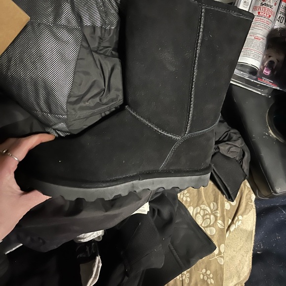 Brand new in box bearpaw  boots in black size 7-8 - Picture 3 of 9